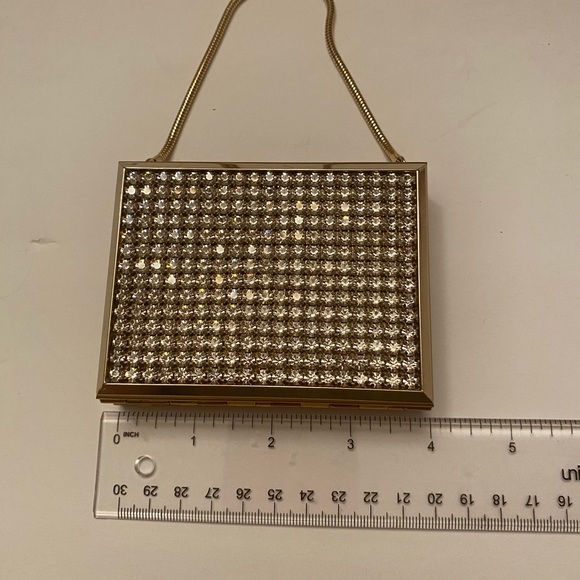 Vintage dance purse, powder, lipstick, comb, cigarette holder. Gold tone - Picture 2 of 13